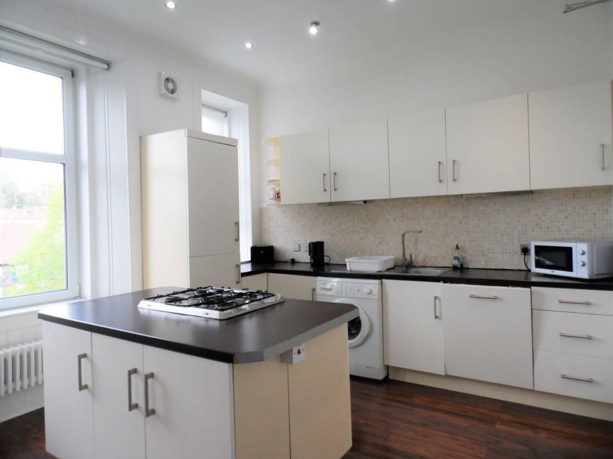 4 Bed Apartment, Paisley - Near Gla Airport エクステリア 写真