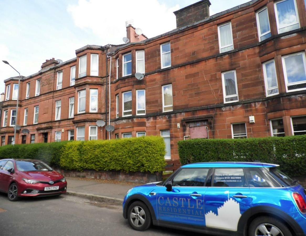 4 Bed Apartment, Paisley - Near Gla Airport エクステリア 写真